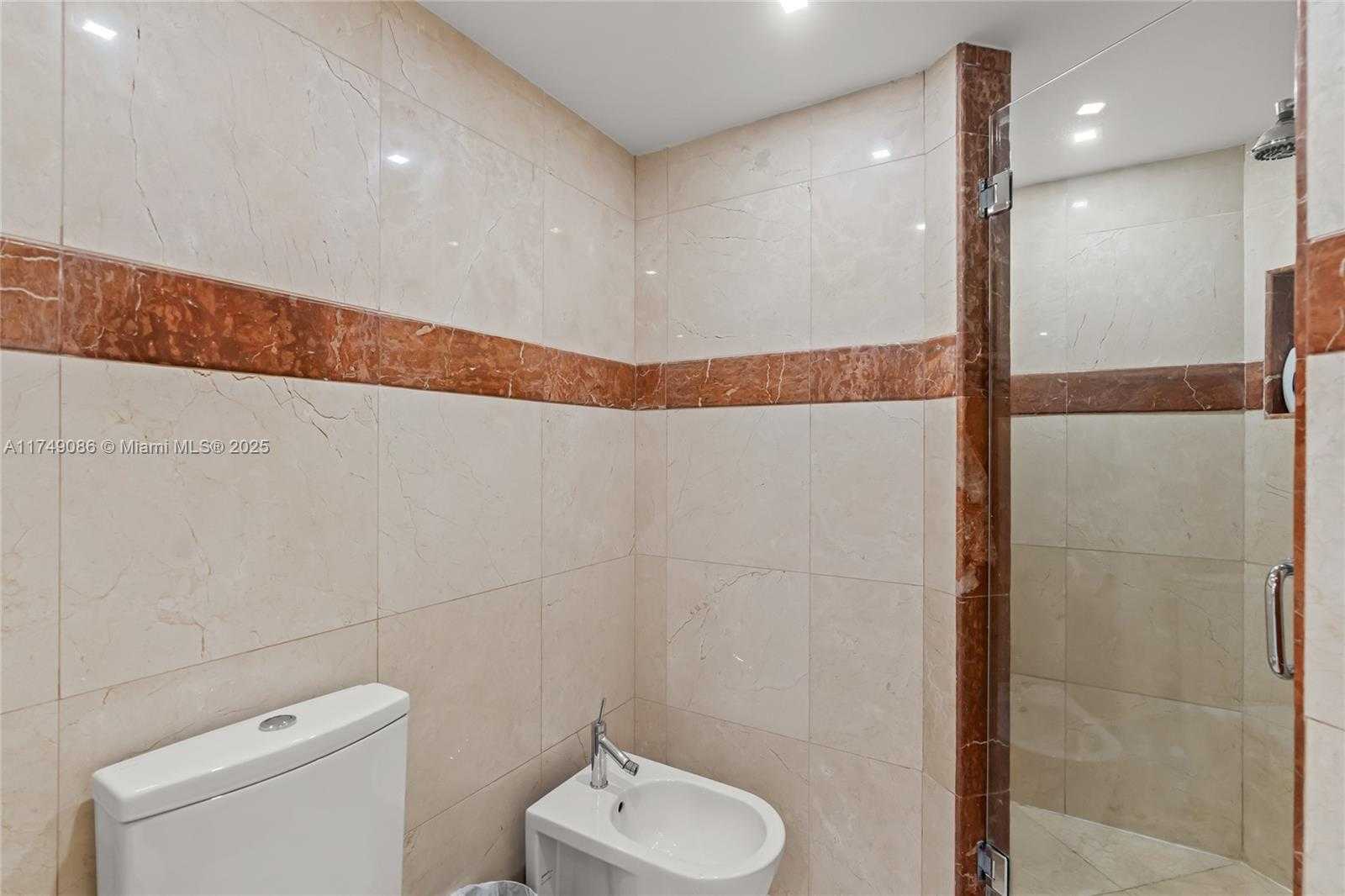 Small Image of 4775 COLLINS AVE #3505, Miami Beach Number 35