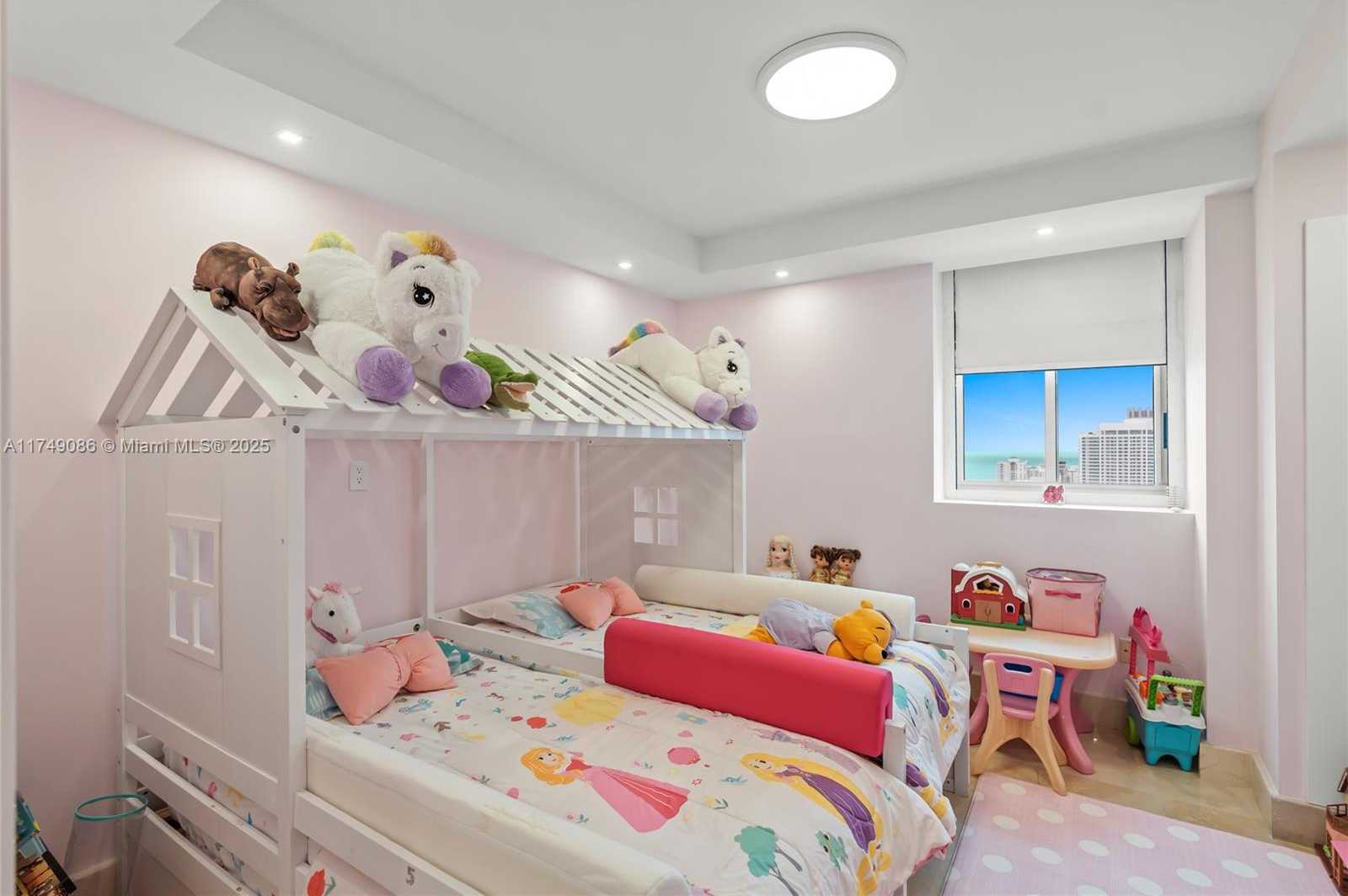 Small Image of 4775 COLLINS AVE #3505, Miami Beach Number 38