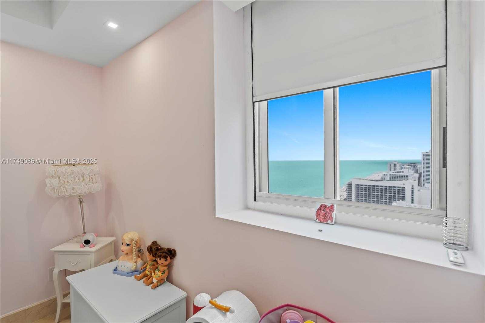 Small Image of 4775 COLLINS AVE #3505, Miami Beach Number 40