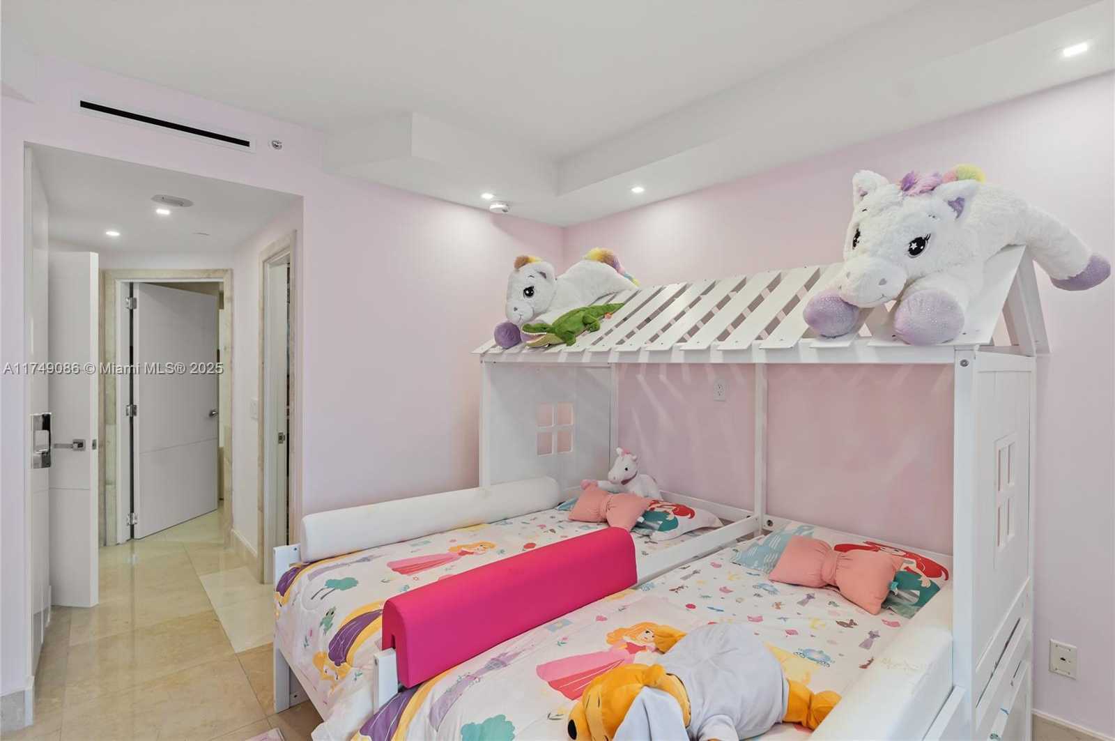 Small Image of 4775 COLLINS AVE #3505, Miami Beach Number 41