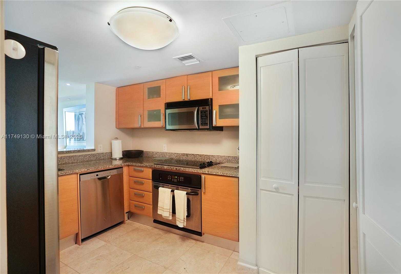 Small Image of 2101 BRICKELL AVE #1812, Miami Number 12