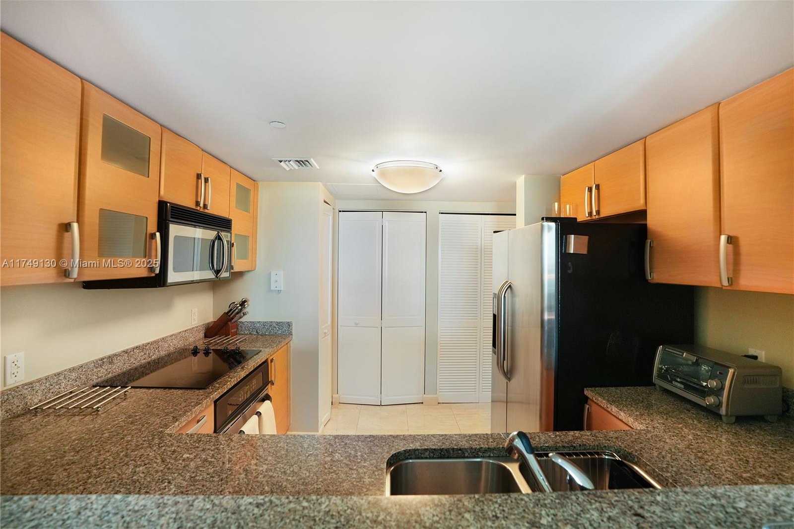 Small Image of 2101 BRICKELL AVE #1812, Miami Number 14