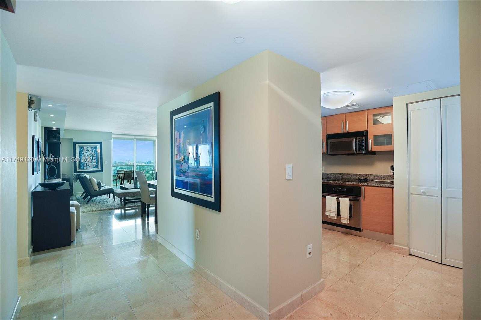 Small Image of 2101 BRICKELL AVE #1812, Miami Number 17