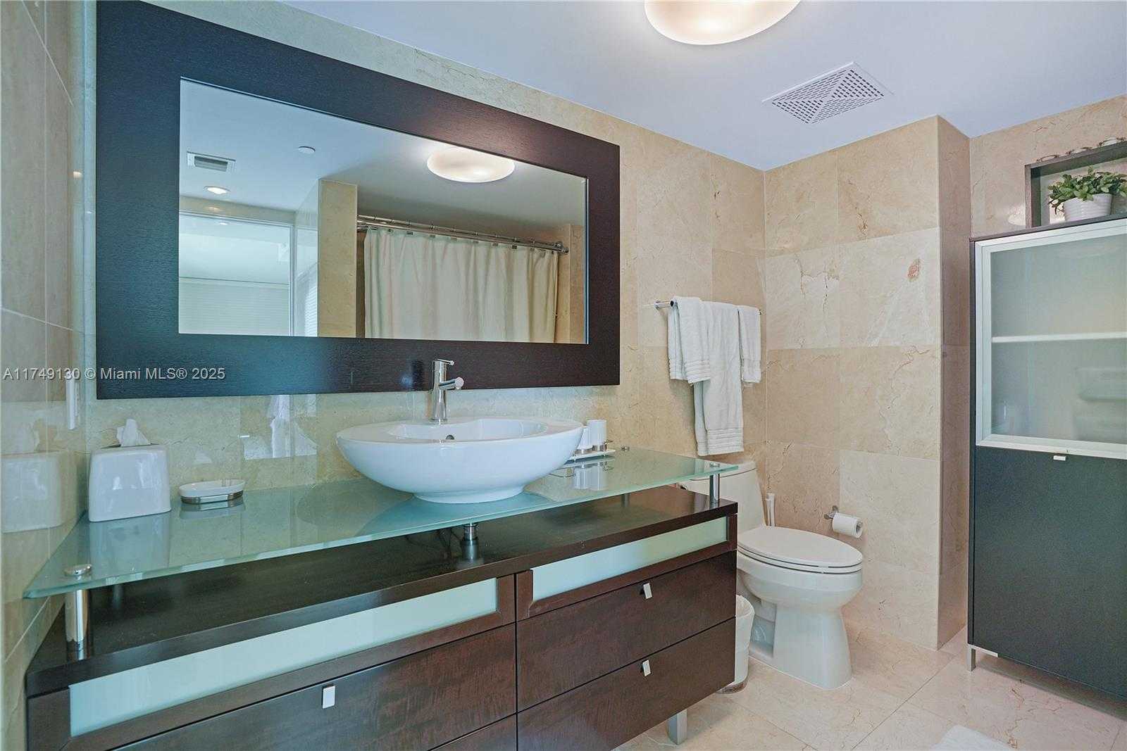 Small Image of 2101 BRICKELL AVE #1812, Miami Number 21