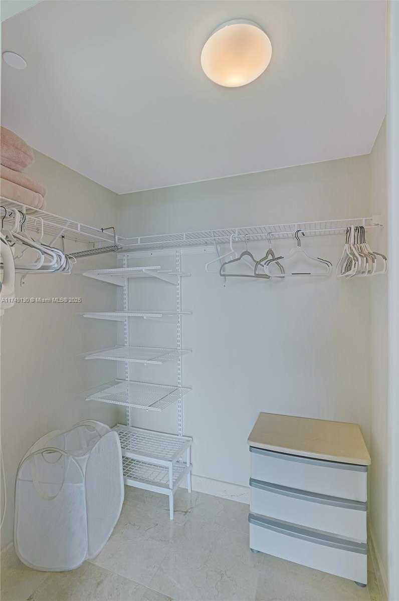 Small Image of 2101 BRICKELL AVE #1812, Miami Number 23