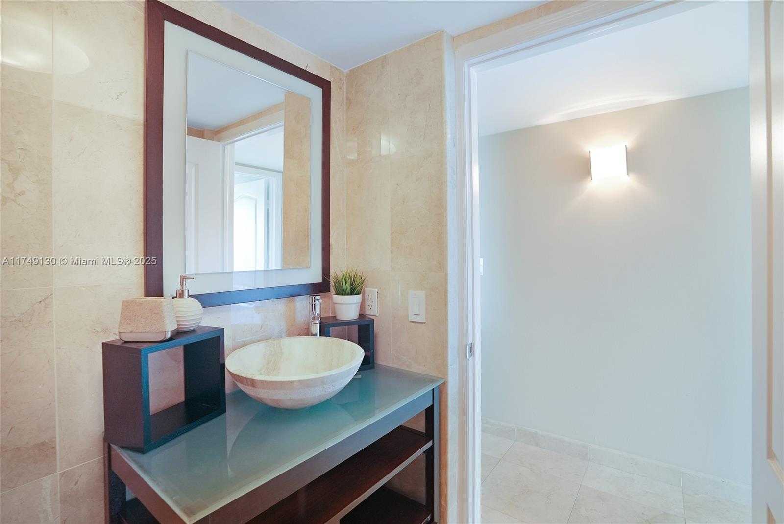 Small Image of 2101 BRICKELL AVE #1812, Miami Number 26