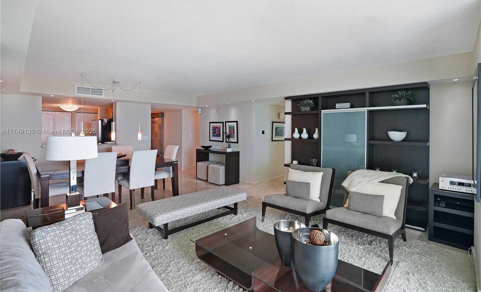 Small Image of 2101 BRICKELL AVE #1812, Miami Number 3