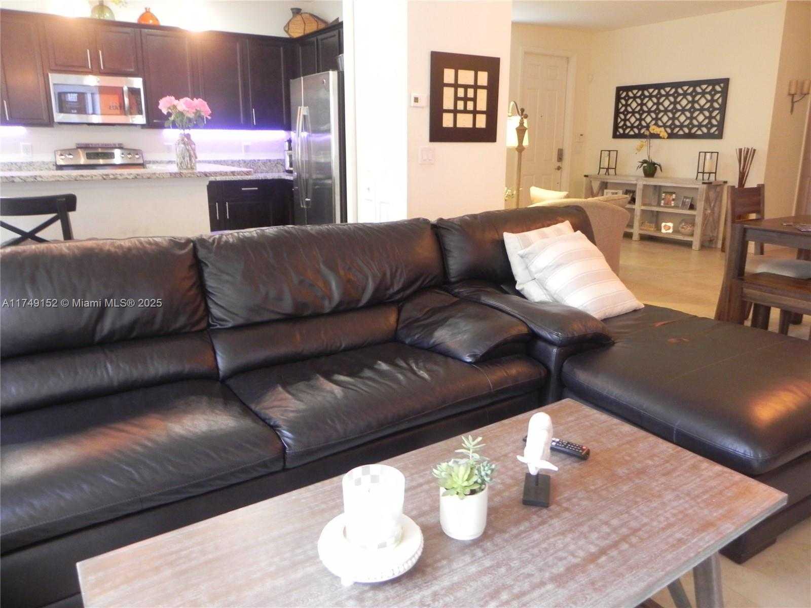 Small Image of 12170 VILLAGE PL #1, Davie Number 10