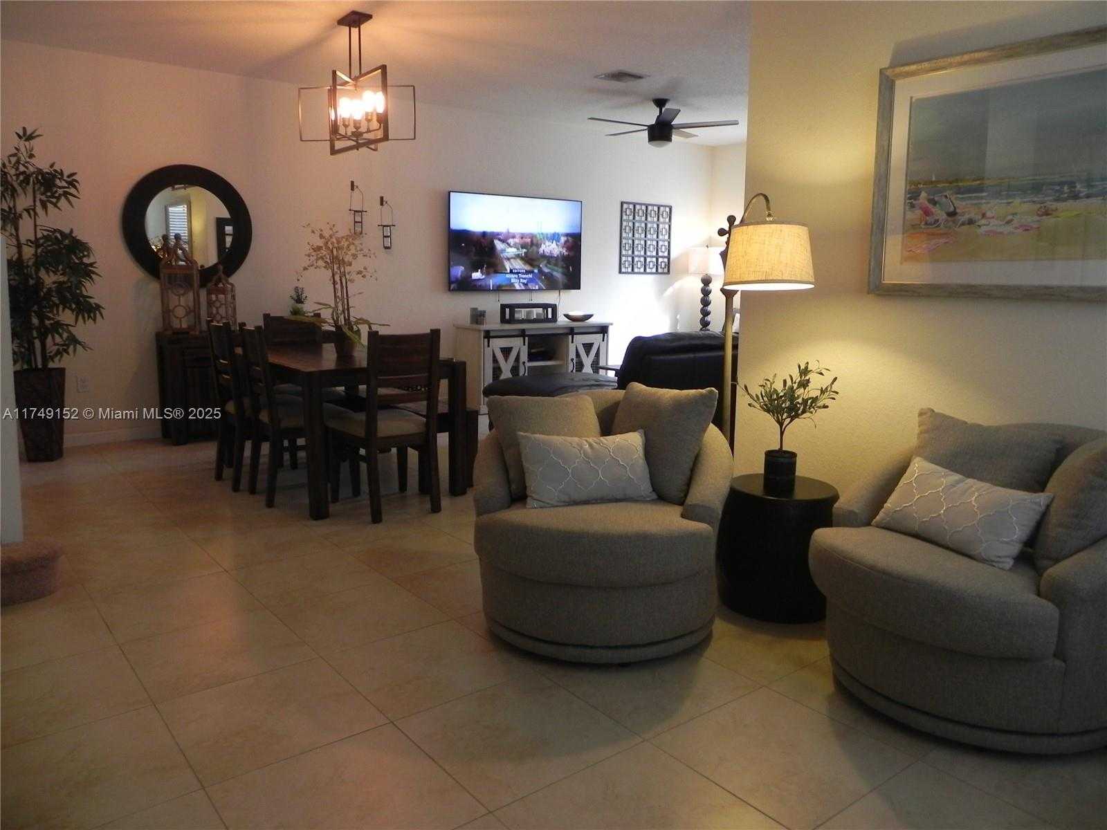 Small Image of 12170 VILLAGE PL #1, Davie Number 12