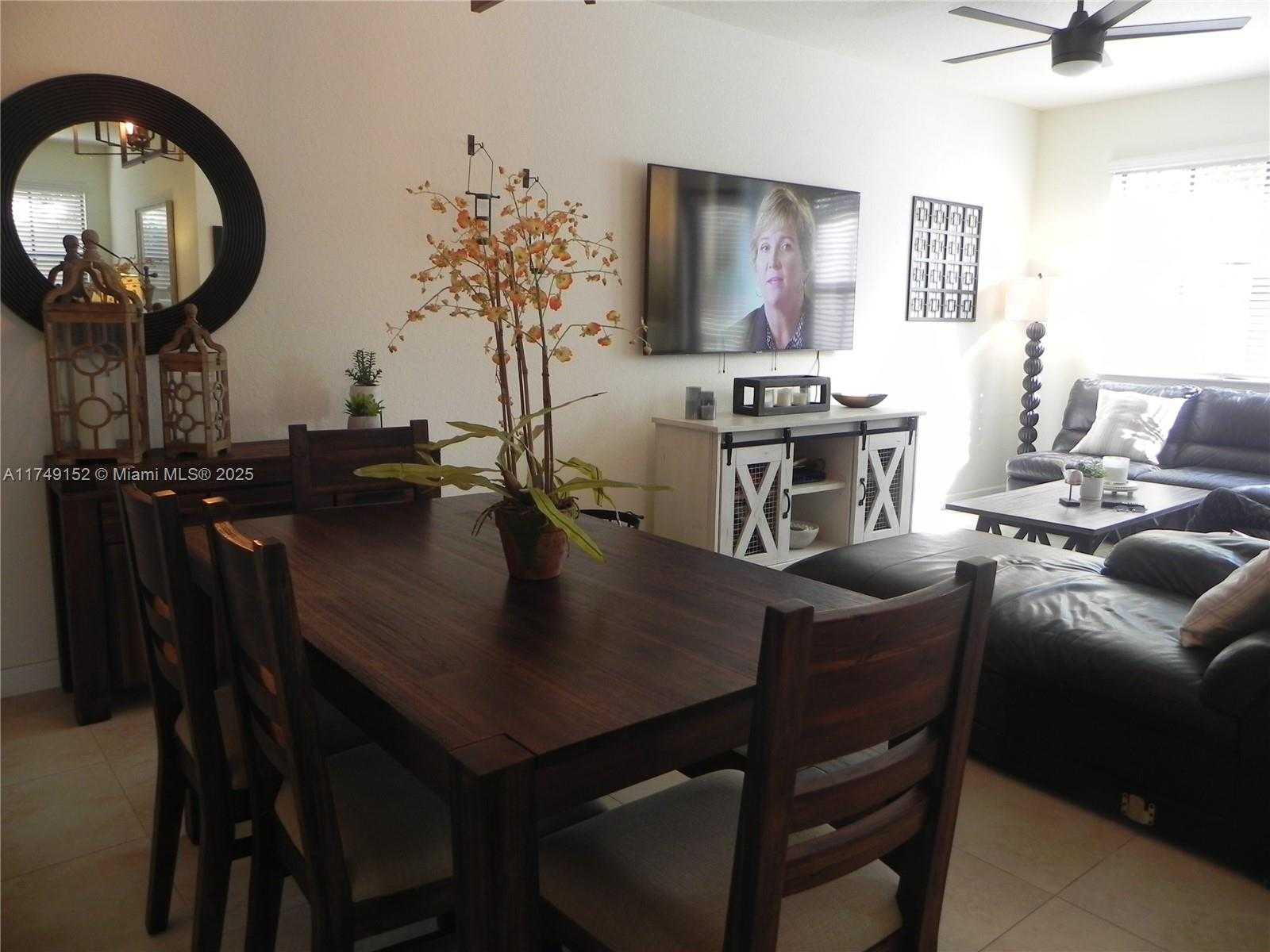 Small Image of 12170 VILLAGE PL #1, Davie Number 3