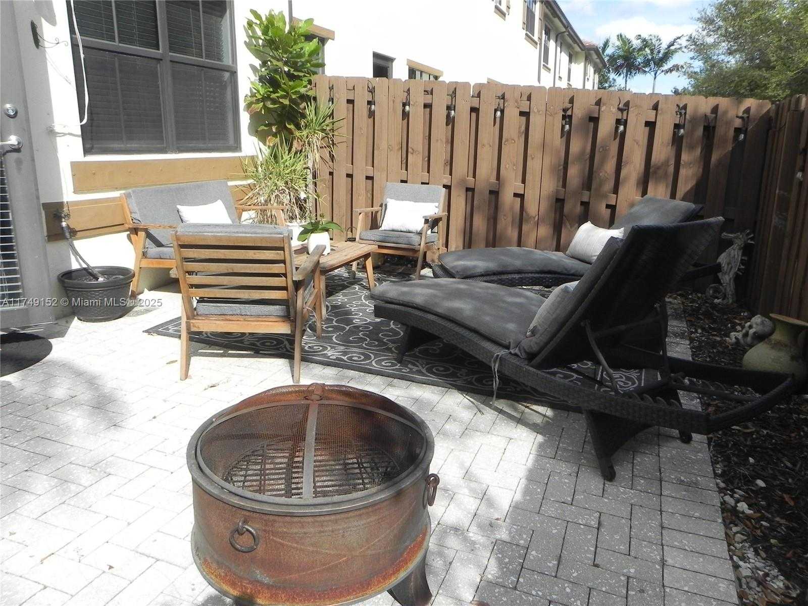 Small Image of 12170 VILLAGE PL #1, Davie Number 34