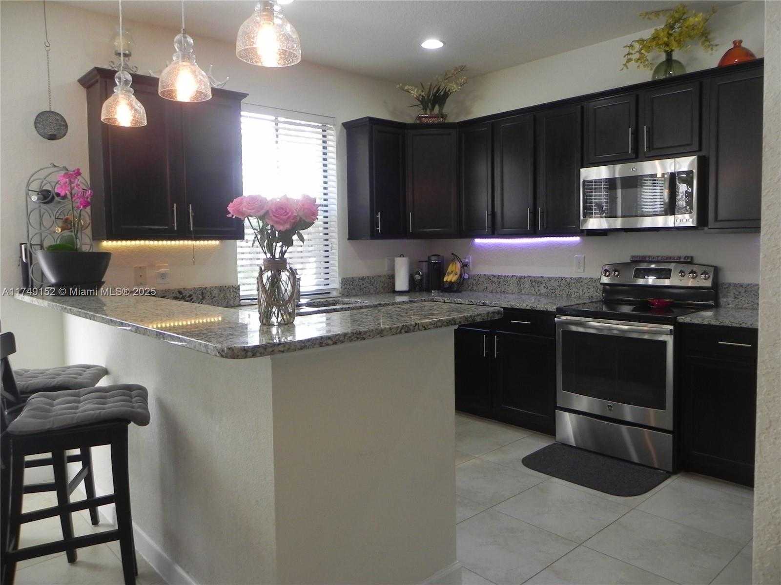 Small Image of 12170 VILLAGE PL #1, Davie Number 5