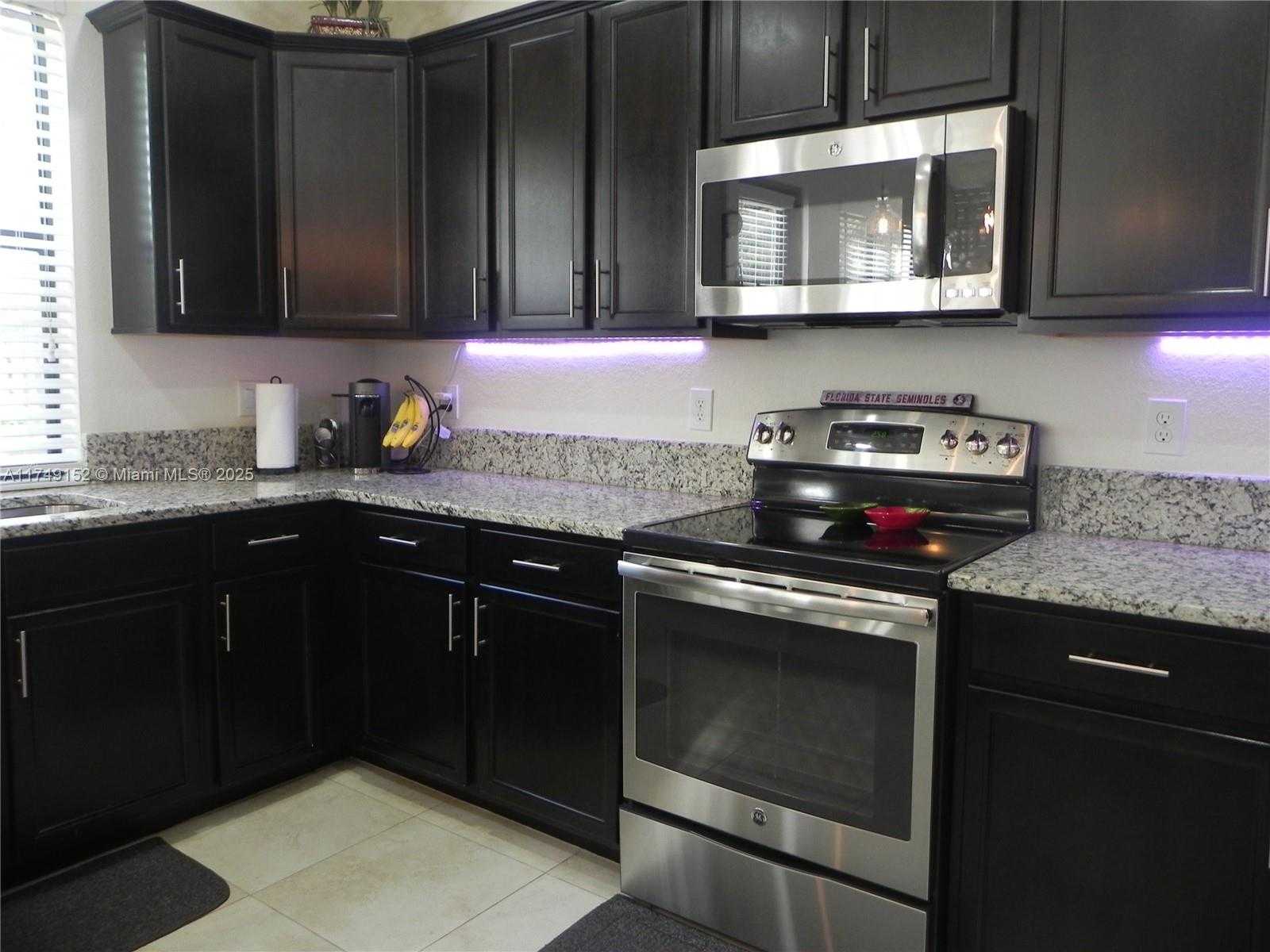 Small Image of 12170 VILLAGE PL #1, Davie Number 7