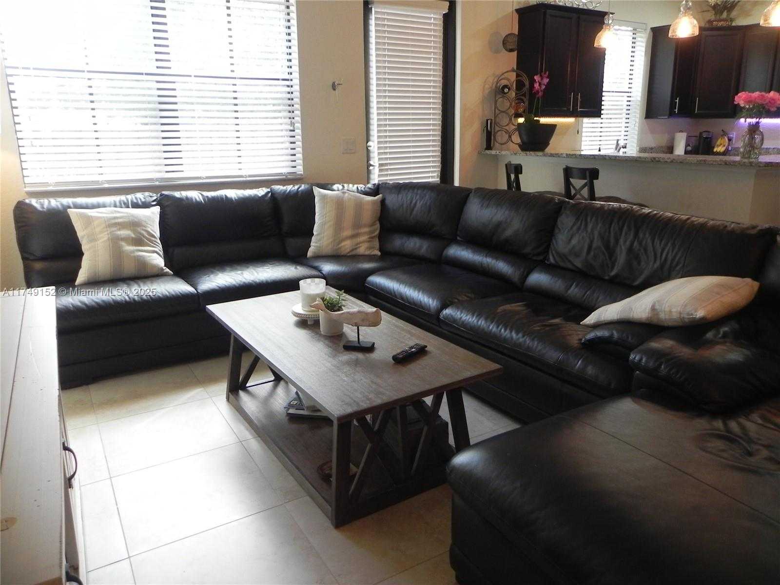 Small Image of 12170 VILLAGE PL #1, Davie Number 9