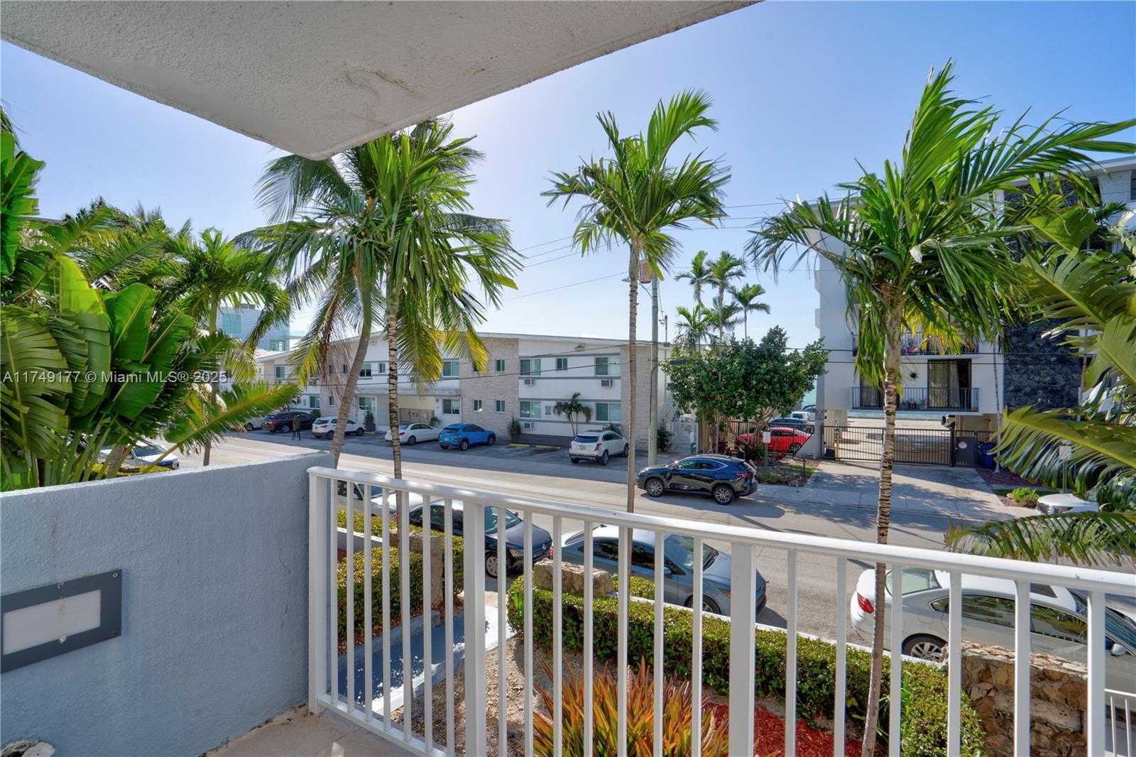 Small Image of 1801 #221, North Bay Village Number 13
