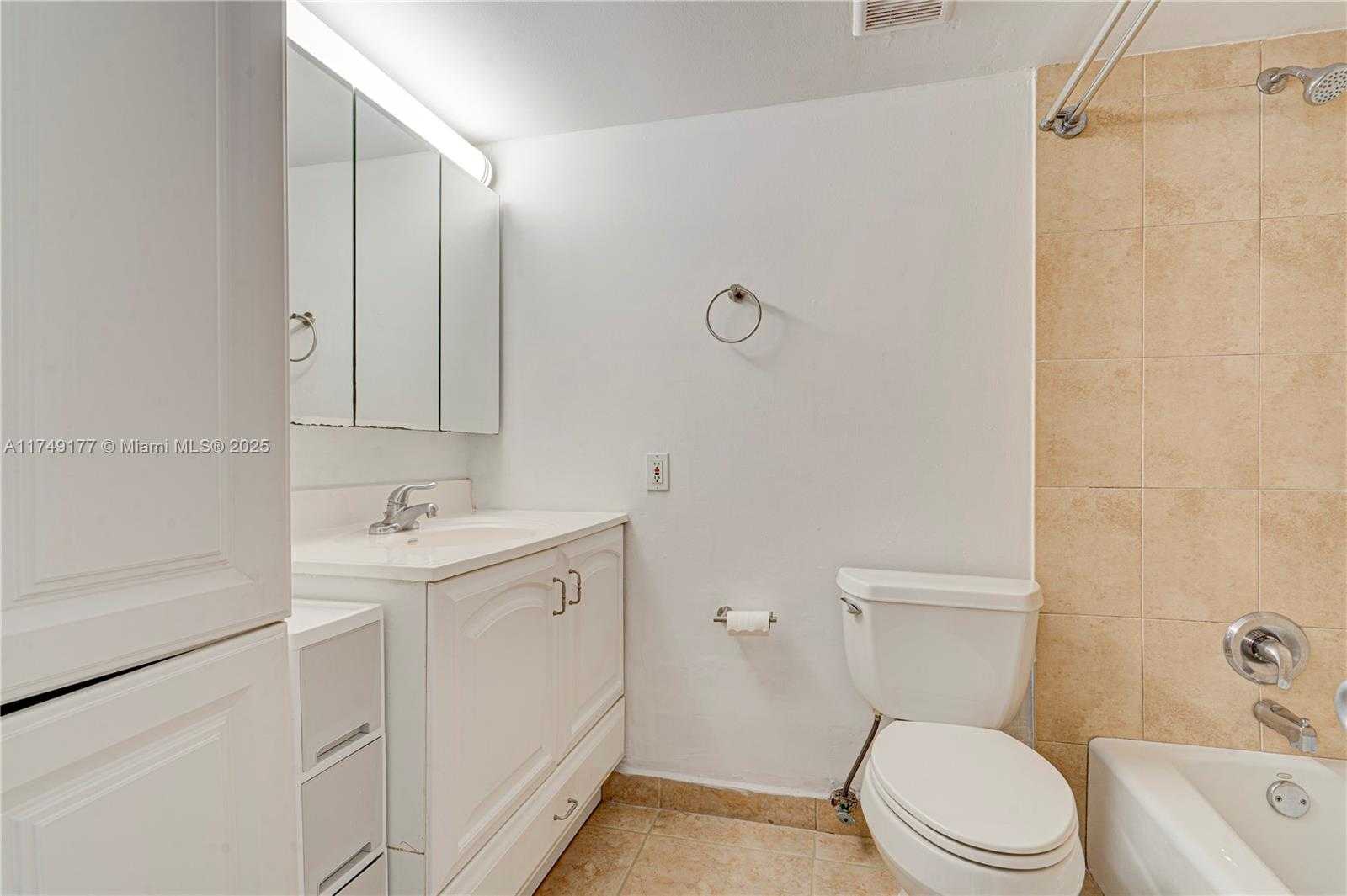 Small Image of 1801 #221, North Bay Village Number 14
