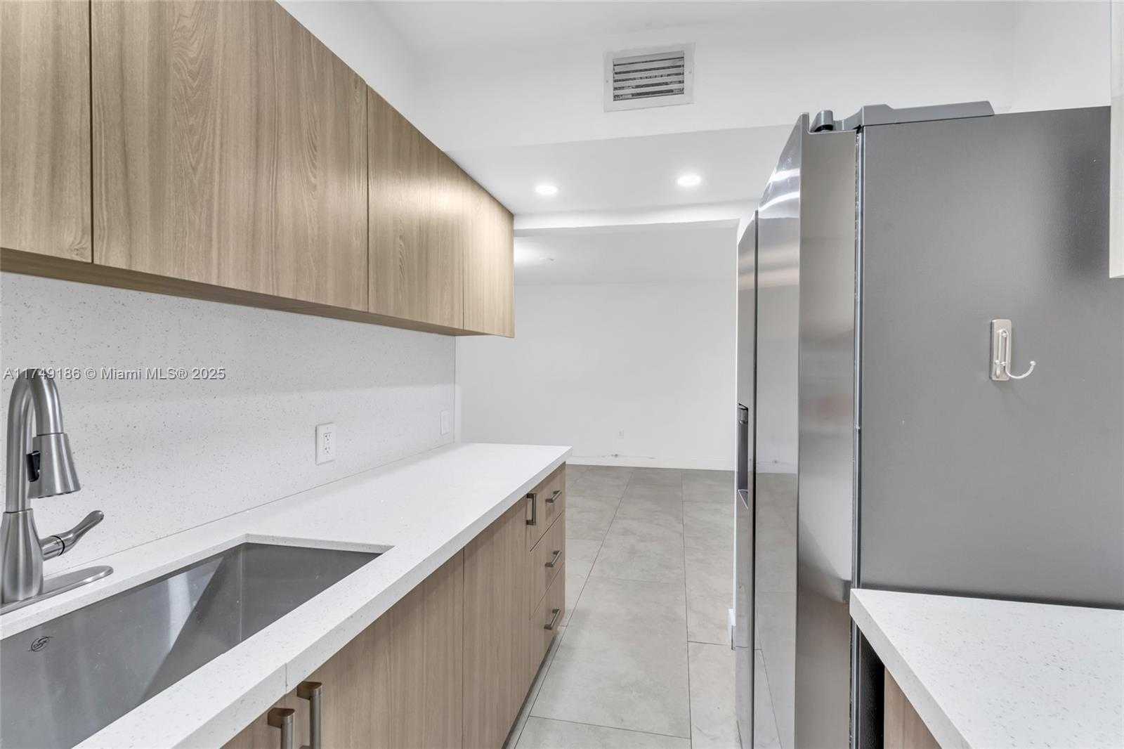 Small Image of 1251 NORTH EAST 108TH ST #810, Miami Number 13