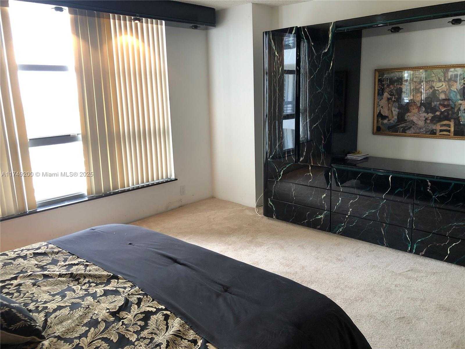 Small Image of 3500 MYSTIC POINTE DR #1905, Aventura Number 18