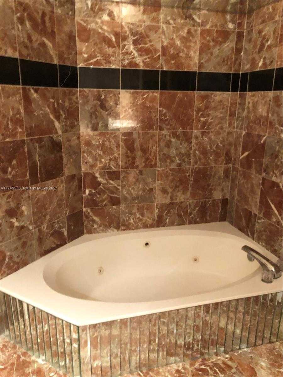 Small Image of 3500 MYSTIC POINTE DR #1905, Aventura Number 21