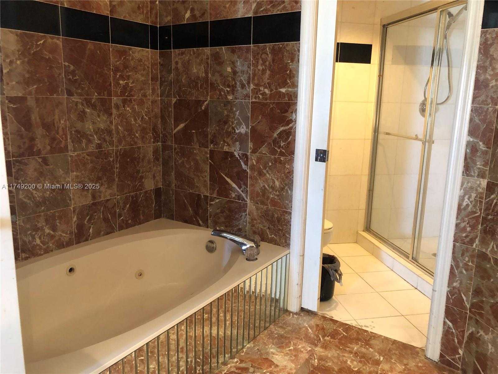 Small Image of 3500 MYSTIC POINTE DR #1905, Aventura Number 23