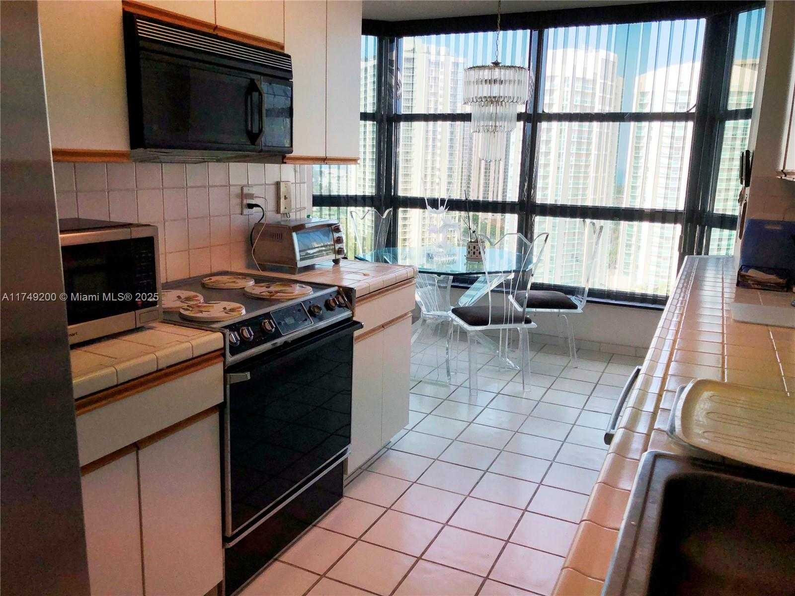 Small Image of 3500 MYSTIC POINTE DR #1905, Aventura Number 28