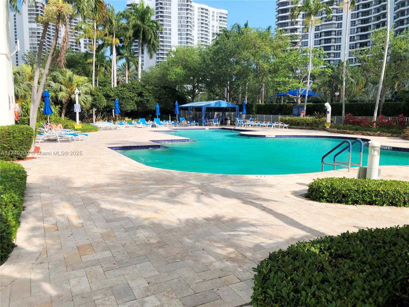 Small Image of 3500 MYSTIC POINTE DR #1905, Aventura Number 32