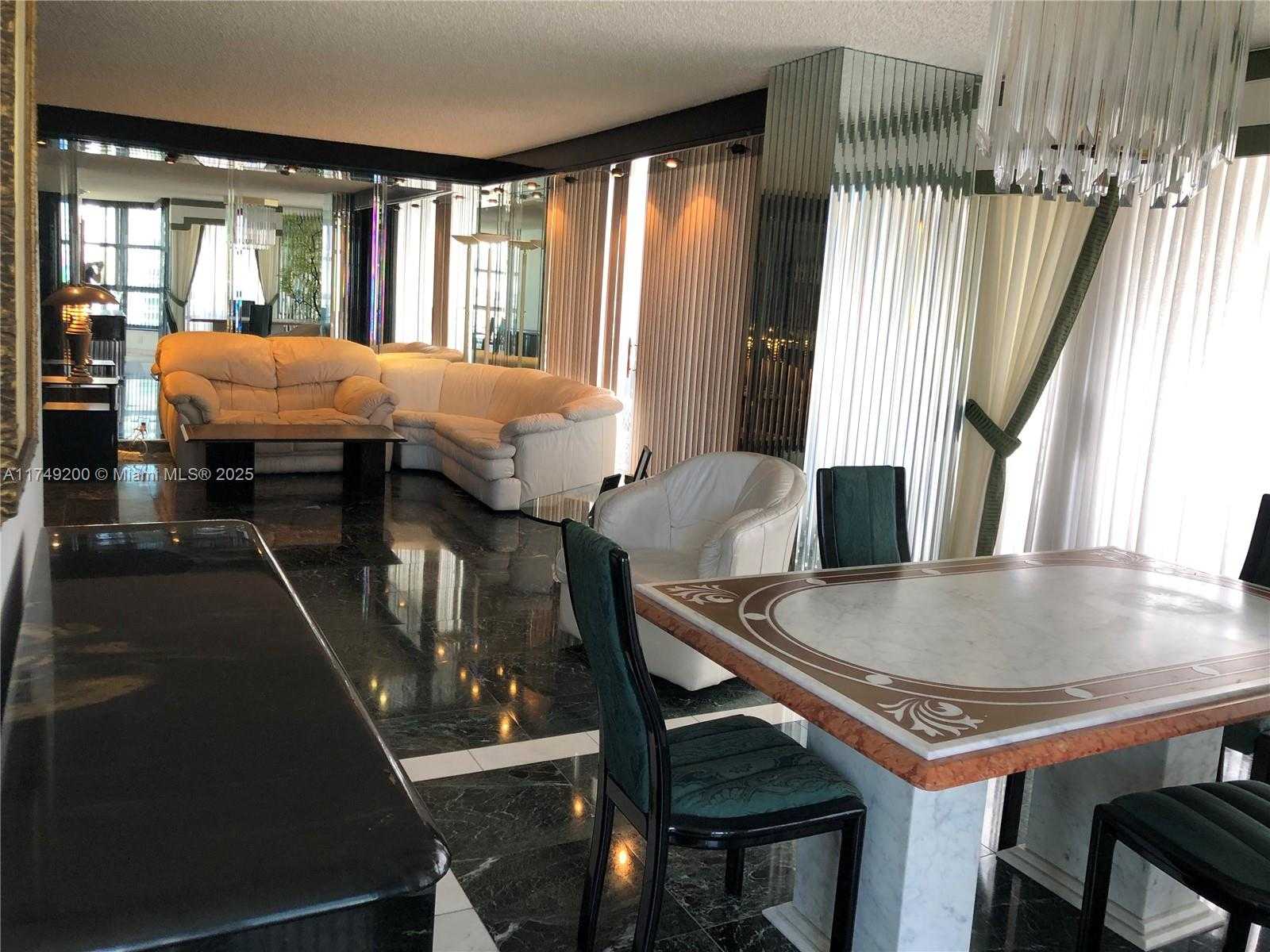 Small Image of 3500 MYSTIC POINTE DR #1905, Aventura Number 4