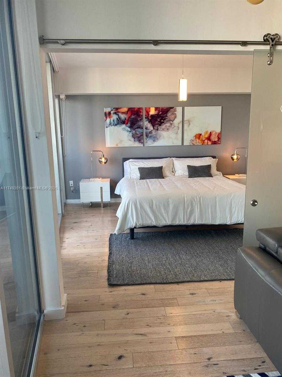 Small Image of 485 BRICKELL AVE #2603, Miami Number 10