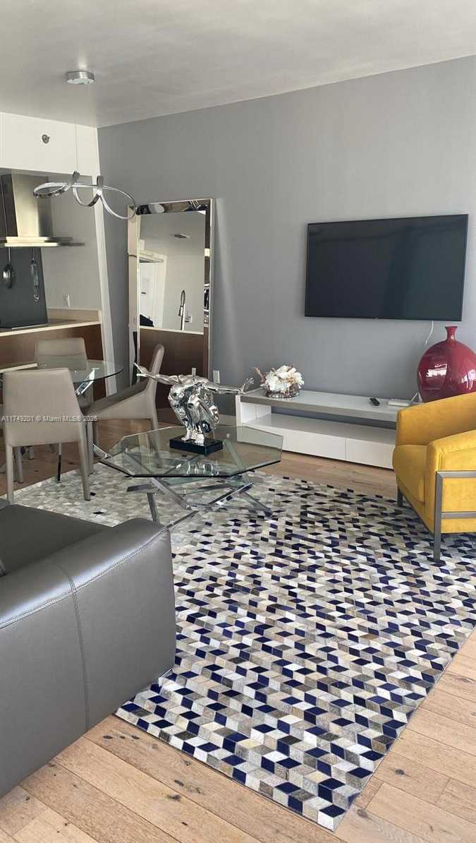 Small Image of 485 BRICKELL AVE #2603, Miami Number 3