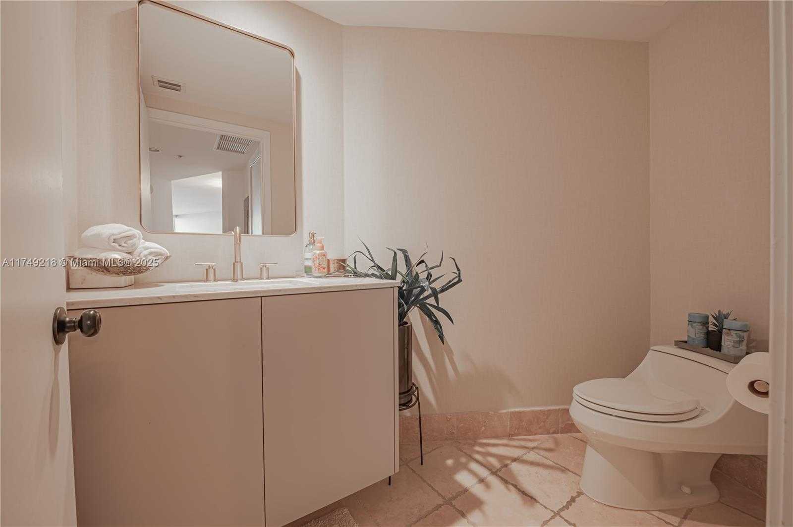 Small Image of 18201 COLLINS AVE #1201, Sunny Isles Beach Number 26