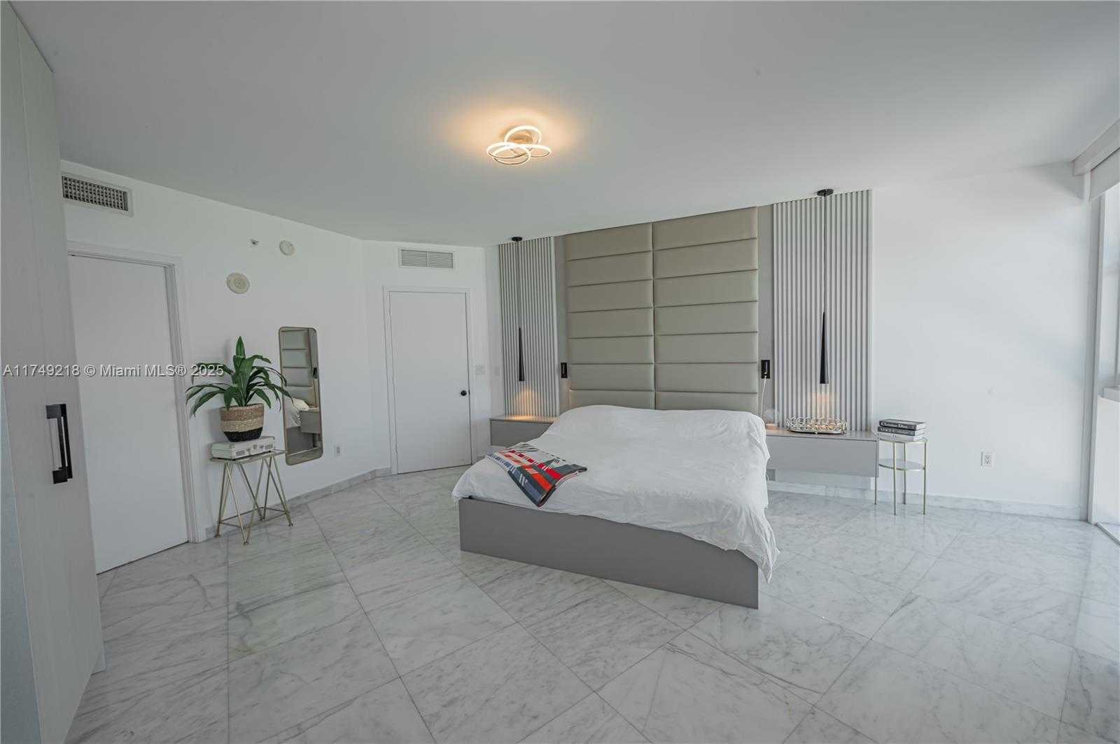 Small Image of 18201 COLLINS AVE #1201, Sunny Isles Beach Number 31