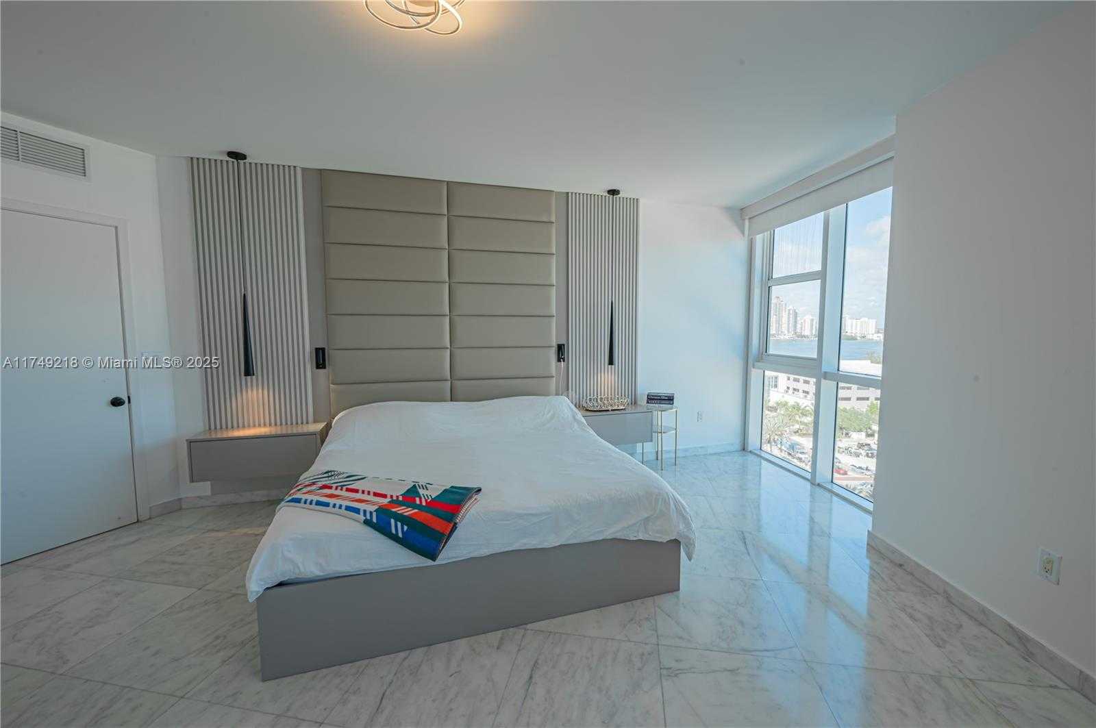 Small Image of 18201 COLLINS AVE #1201, Sunny Isles Beach Number 32