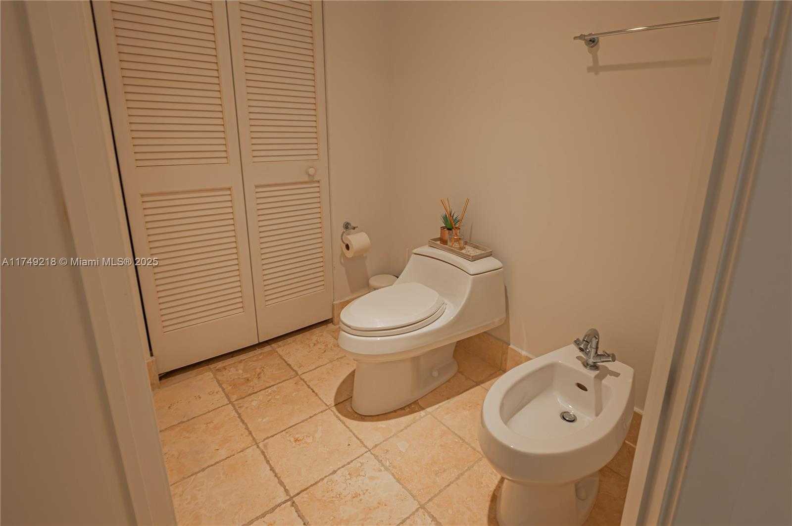 Small Image of 18201 COLLINS AVE #1201, Sunny Isles Beach Number 36