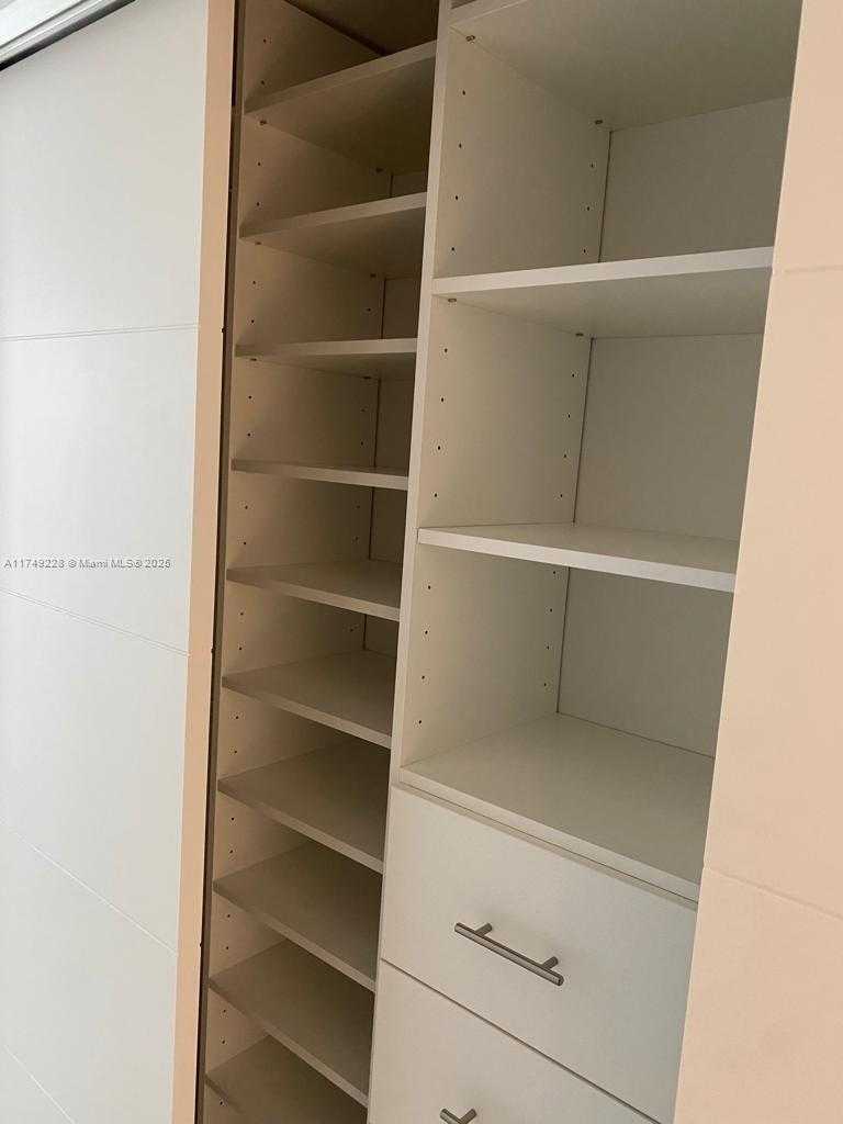 Small Image of 1600 NORTH EAST 1ST AVE #1220, Miami Number 6