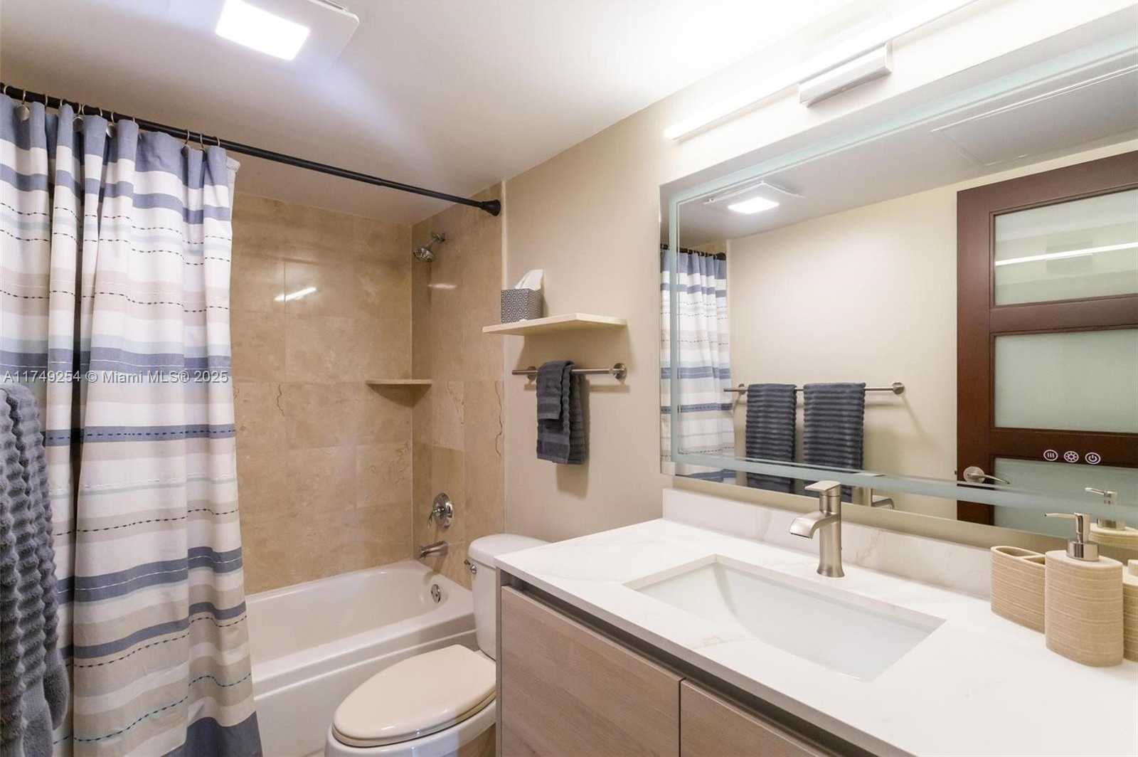 Small Image of 10275 COLLINS AV #1018, Bal Harbour Number 19