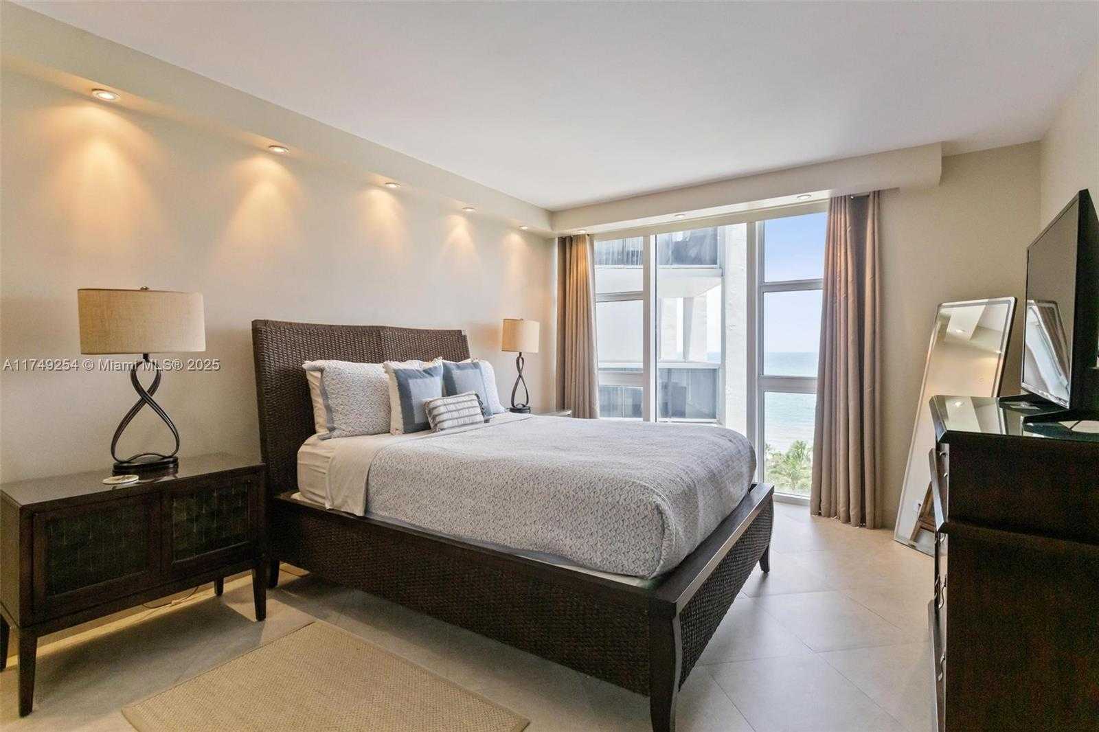 Small Image of 10275 COLLINS AV #1018, Bal Harbour Number 21