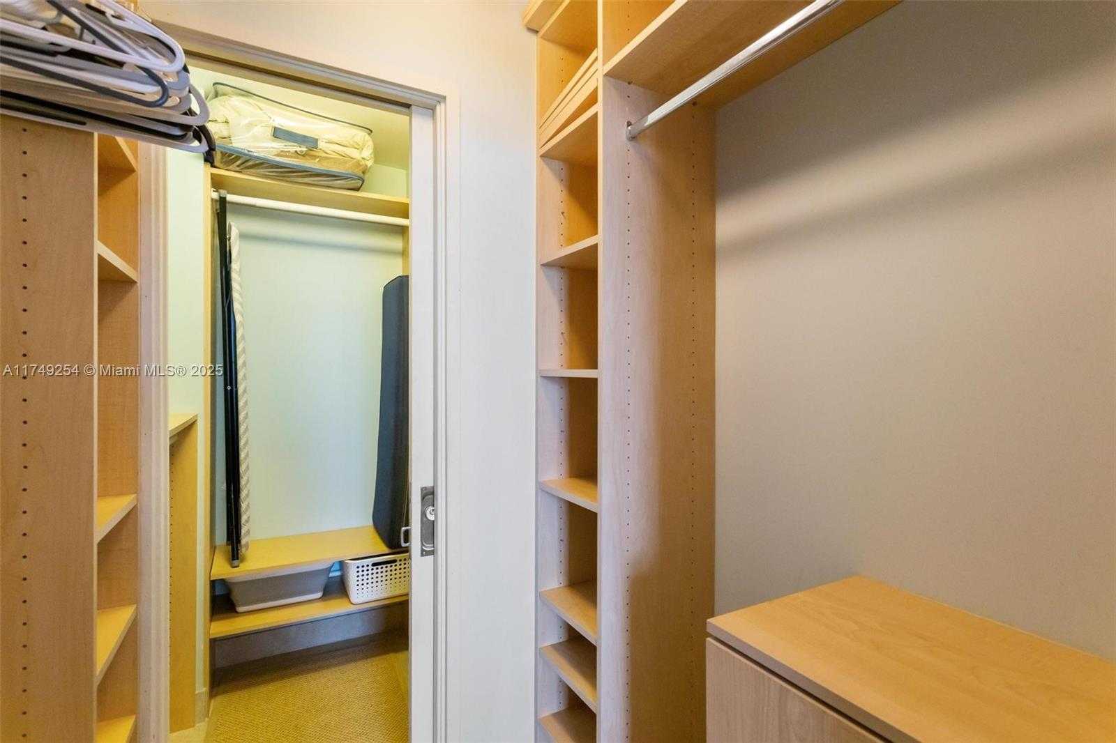 Small Image of 10275 COLLINS AV #1018, Bal Harbour Number 23