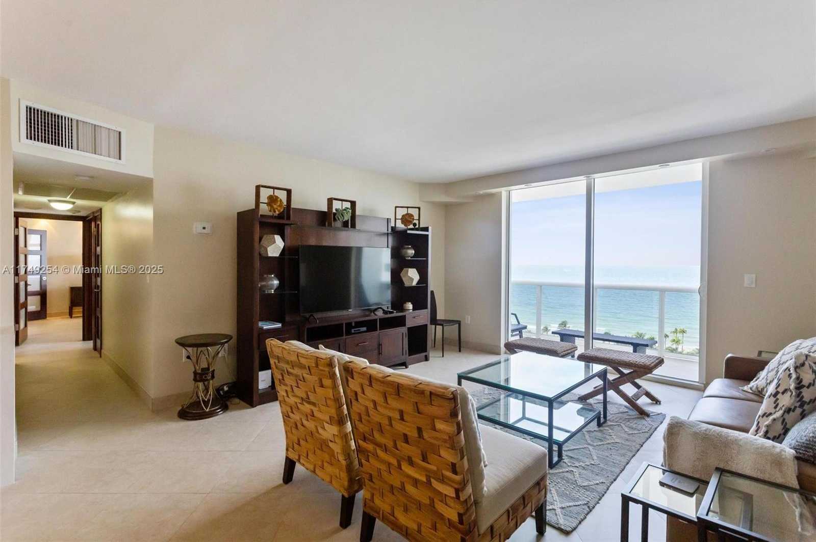 Small Image of 10275 COLLINS AV #1018, Bal Harbour Number 5