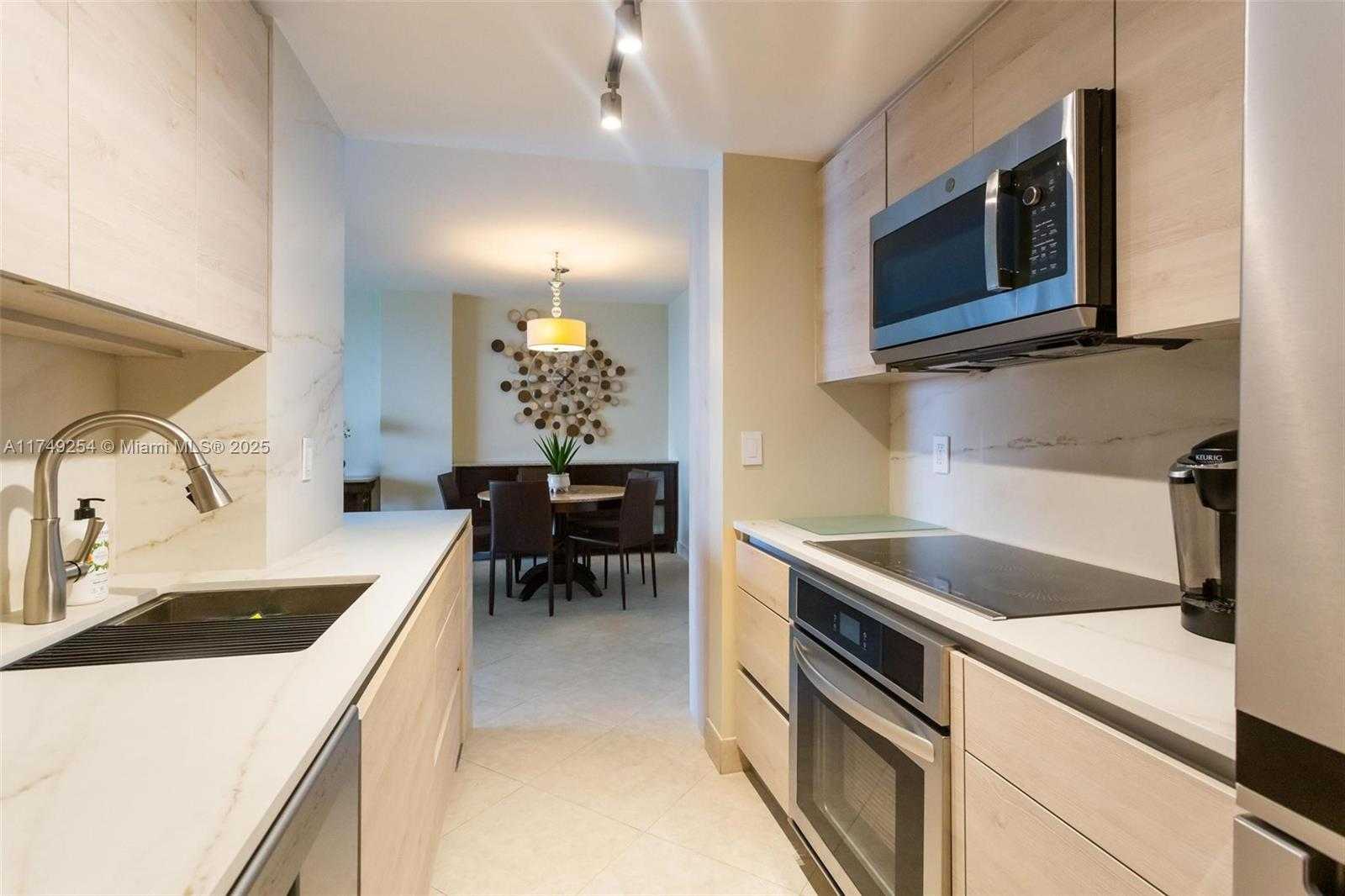Small Image of 10275 COLLINS AV #1018, Bal Harbour Number 7