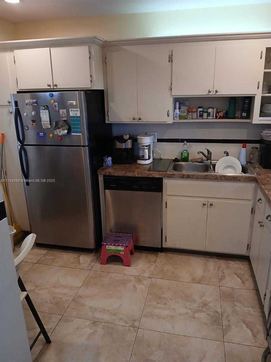 Small Image of 330 SOUTH EAST 2ND ST #202F, Hallandale Beach Number 3