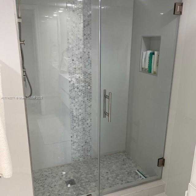 Small Image of 3530 #2604, Aventura Number 16