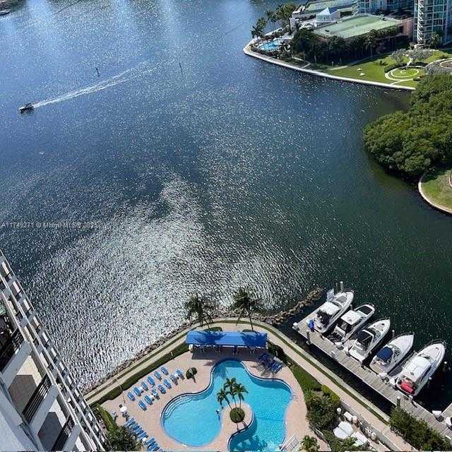 Small Image of 3530 #2604, Aventura Number 2