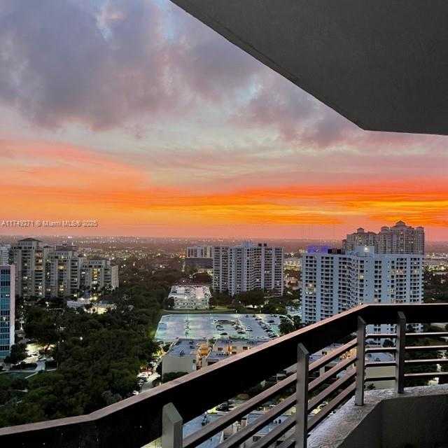 Small Image of 3530 #2604, Aventura Number 26