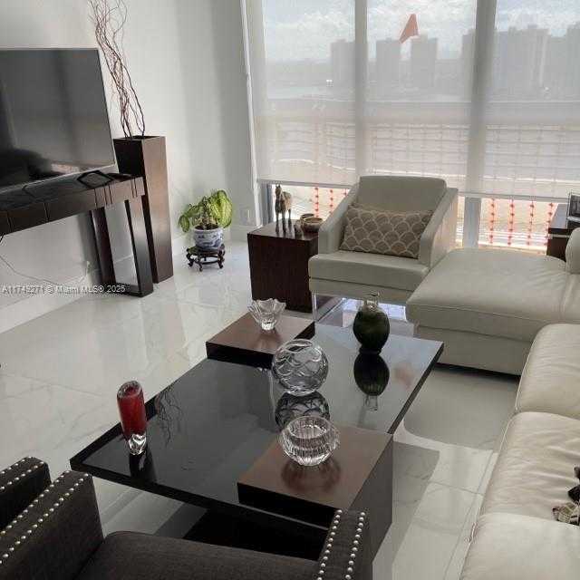 Small Image of 3530 #2604, Aventura Number 28