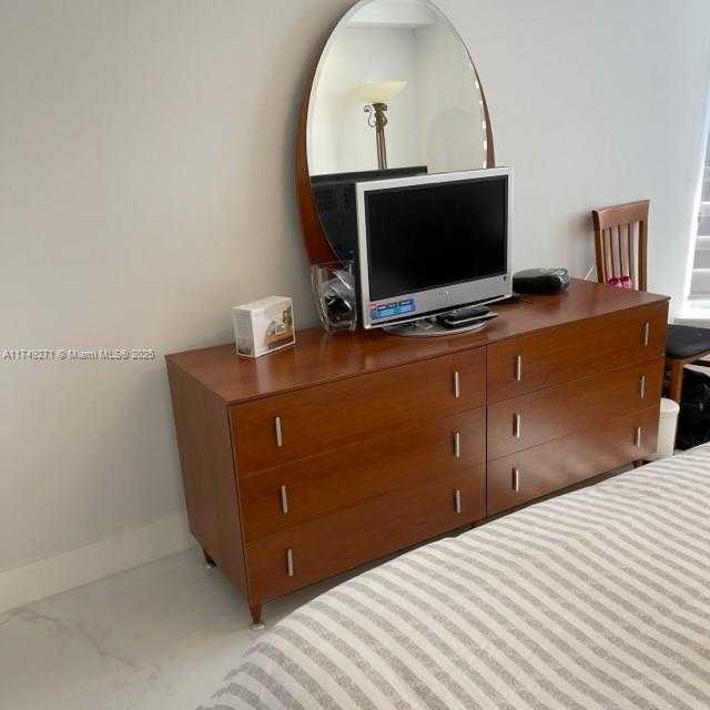 Small Image of 3530 #2604, Aventura Number 6
