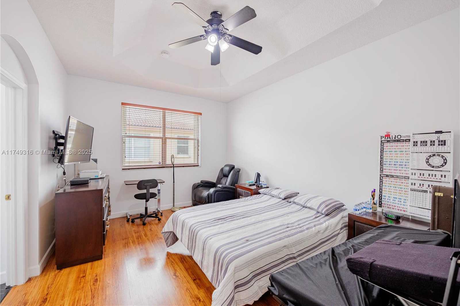Small Image of 12923, Miami Number 11