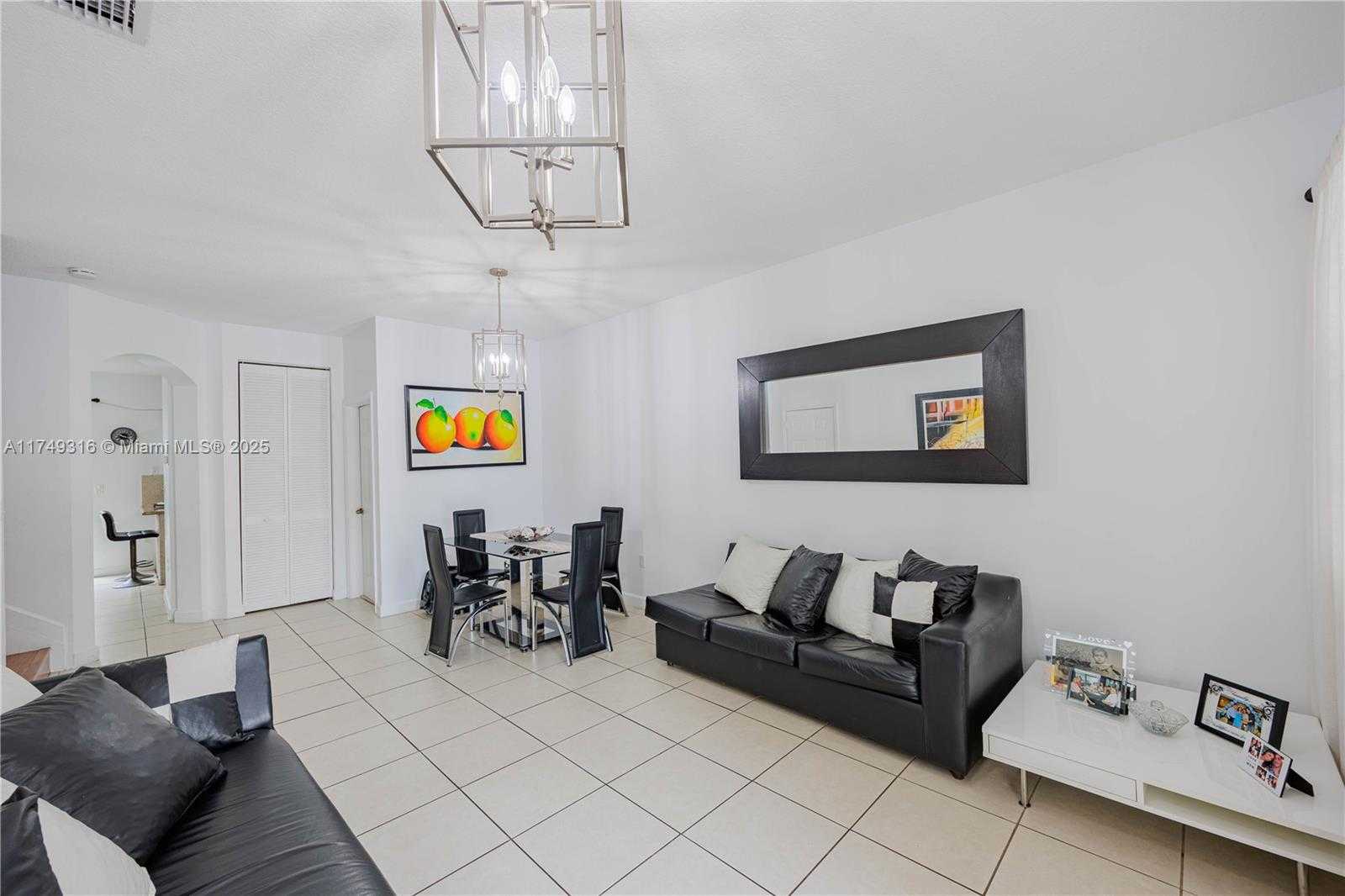 Small Image of 12923, Miami Number 4