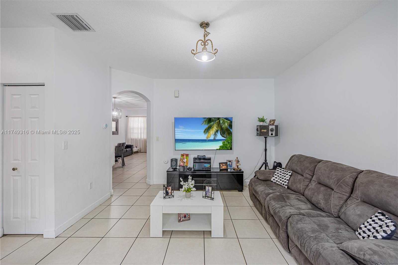 Small Image of 12923, Miami Number 6