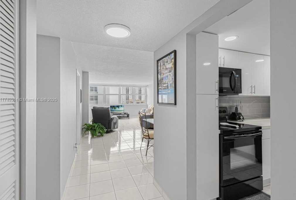 Small Image of 1410 SOUTH OCEAN DR #1103, Hollywood Number 5