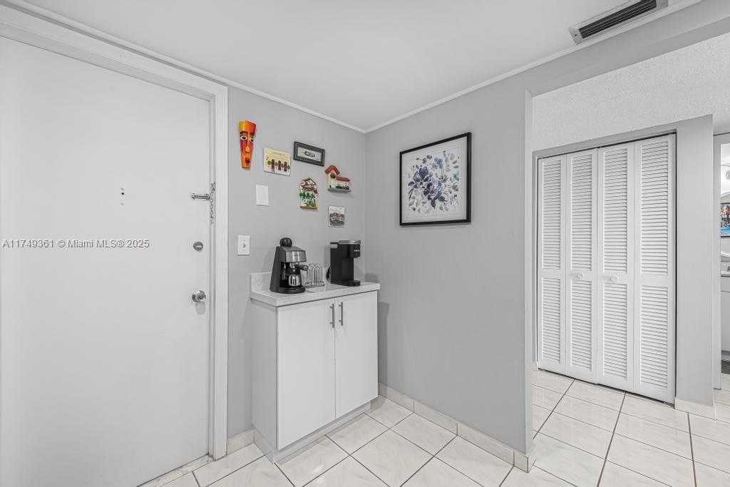 Small Image of 1410 SOUTH OCEAN DR #1103, Hollywood Number 8